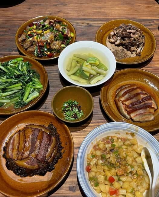 Guilin Longji: Rice Terrace with Oil-Tea Demo & Zhuang Lunch - A Zhuang lunch with a mountain view