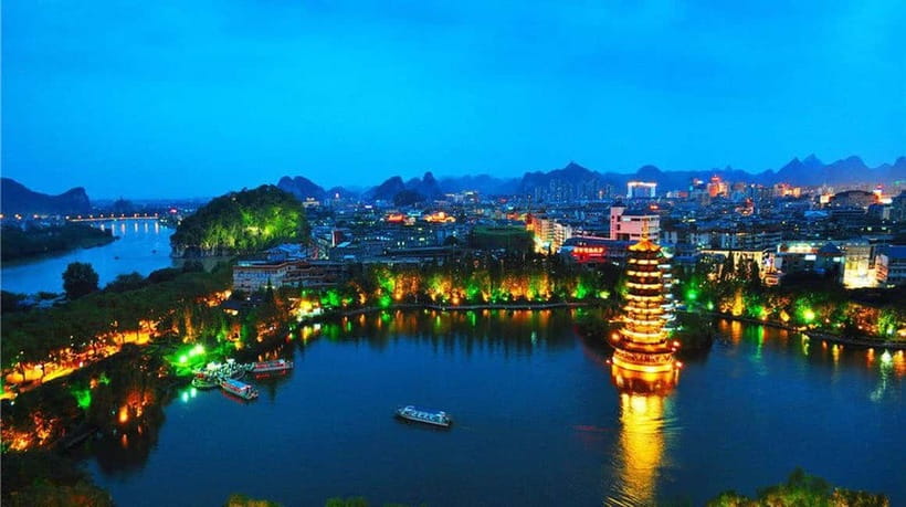 Guilin: Night Cruise on Two Rivers & Four Lakes with Lights - Boarding the boat and choosing your view