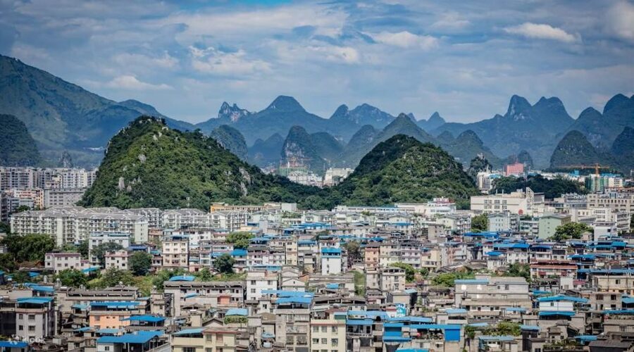 Guilin: Private Customized Tour of City's Top Sights - Elephant Trunk Hill and Guilin’s river symbol