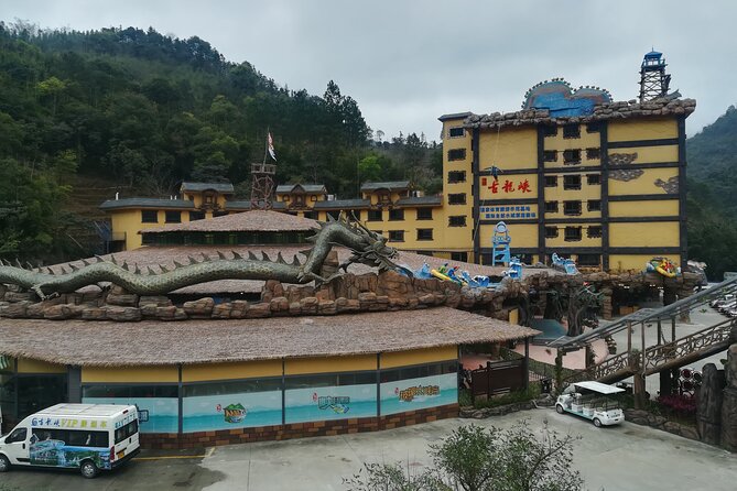 Gulong Gorge Skywalk Glass Bridge and Amusement Park Private Tour - Why Gulong Gorge makes a good escape from Guangzhou
