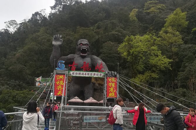 Gulong Gorge Skywalk Glass Bridge and Amusement Park Private Tour - The two-hour ride north from Guangzhou