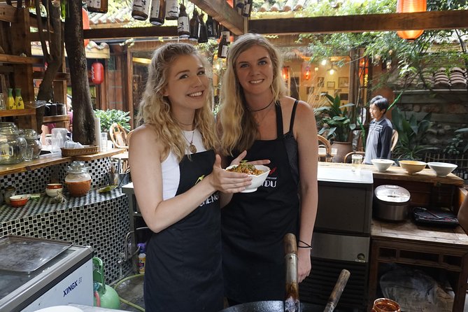Half-day Dandan Noodles Cooking Class with a Local Market Visit - Why Dan Dan noodles make a good Chengdu class