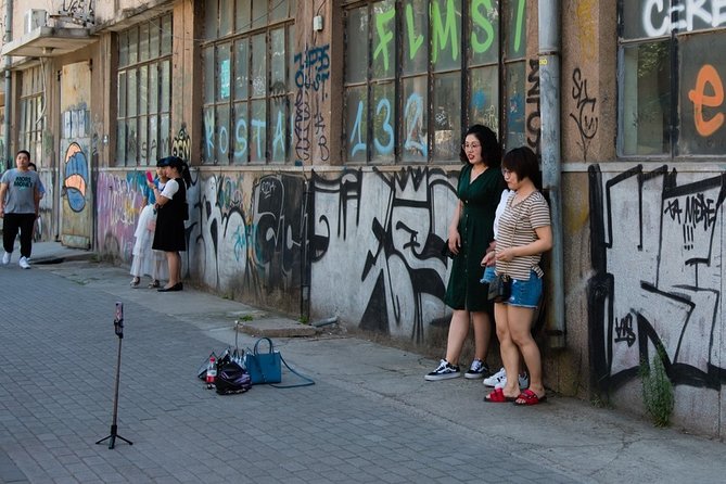 Half Day Tour to 798 Art Zone with Private Tour Guide Service - Modern sculpture, shopping, and a more personal pace