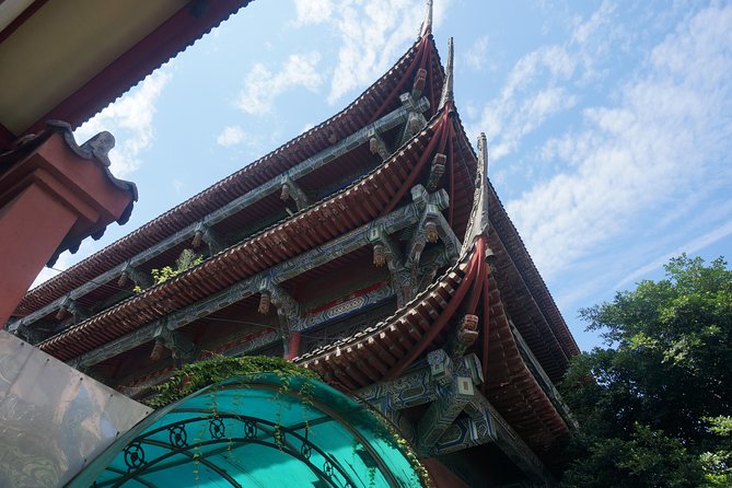 Half-Day Walking Tour with a Vegetarian Lunch at a Nunnery - Reading Sichuan flavors at the local spice market