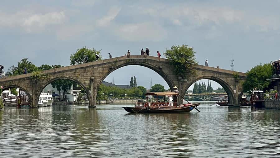 Half-Day Zhujiajiao Water Town Wonders Private Tour - Ming and Qing Bridges Over the Canals