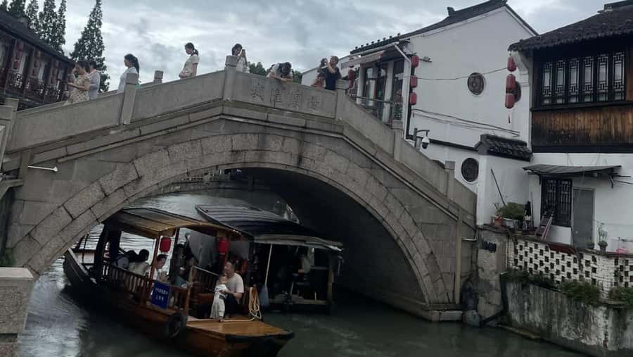 Half-Day Zhujiajiao Water Town Wonders Private Tour - Kezhi Garden and Chenghuangmiao Temple