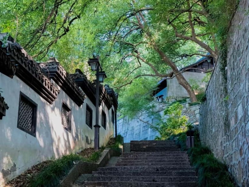 Hangzhou Insider Mini-Hike: TCM, Hill Views and Wet Market - Starting by Gulou Church and Hangzhou’s old lanes