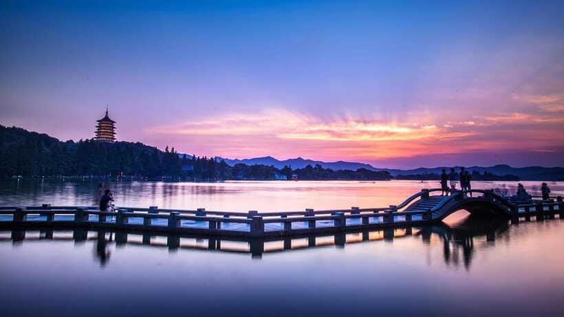 Hangzhou:Luxury West Lake Cruise+Santan Yinyue Island Ticket - Returning to the shore without losing your bearings