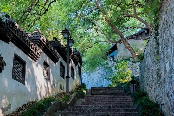 Hangzhou Mini-Hike Tour with Local Market Life Experience - Hu Qing Yu Tang, a medicine shop with two centuries of history