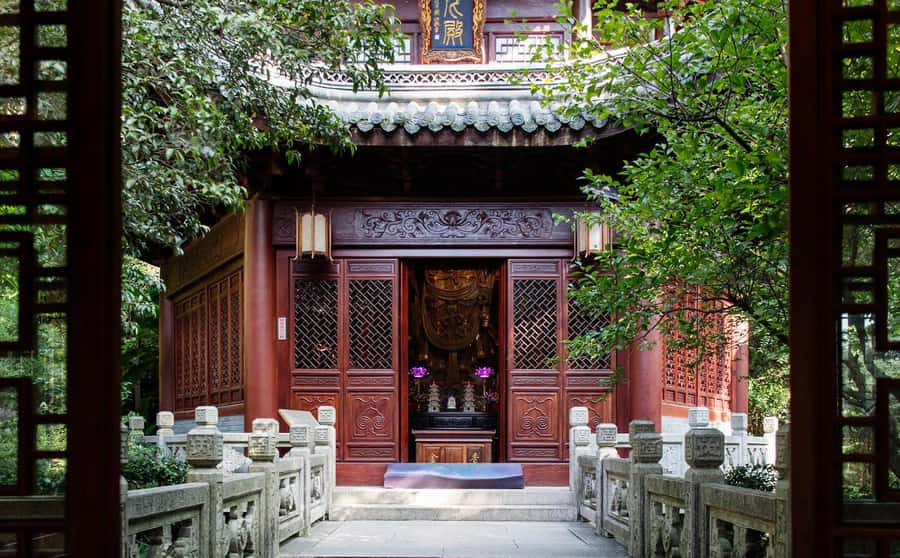 Hangzhou: Private Customized Tour of City's Top Sights - Hefang Street: Food, Crafts, and Souvenirs