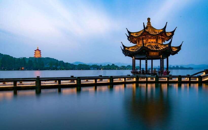 Hangzhou Private Day Trip by Bullet Train from Shanghai - Starting at Shanghai Hongqiao Railway Station