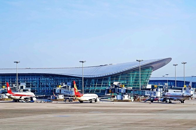 Hangzhou Xiaoshan Airport Private Driver Transfer to City Area - Clean vehicles and several group sizes