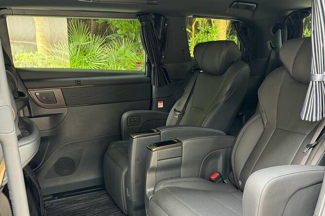Hong Kong Airport Transfer Luxury MPV - The ride to Hong Kong Island, Kowloon, or the New Territories