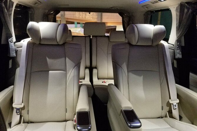Hong Kong Airport Transfer Luxury MPV - Comfort, cleanliness, and onboard Wi-Fi