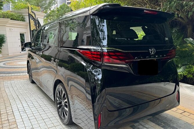 Hong Kong Airport Transfer Luxury MPV - How flight delays and changed plans are handled