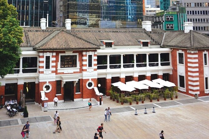 Hong Kong Day Tour: City Landmarks & Highlights - Man Mo Temple and the markets of Sheung Wan