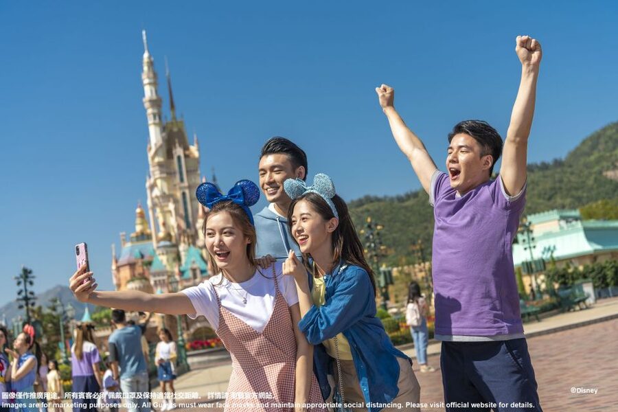Hong Kong Disneyland Park Tickets - Shows that shape the day