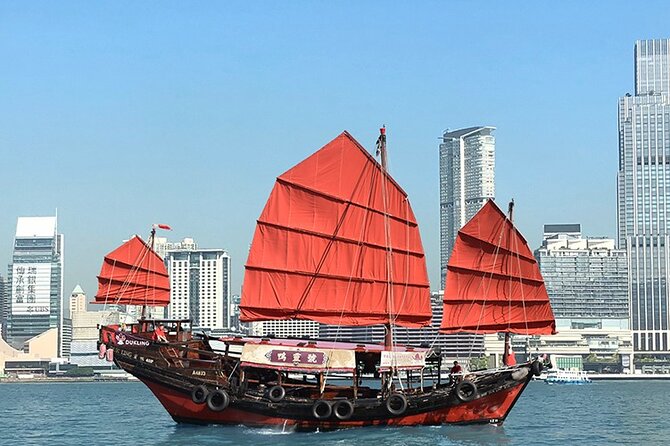 Hong Kong: Dukling , Antique Boat Tour in Victoria Harbour - What happens during the 45-minute harbor loop