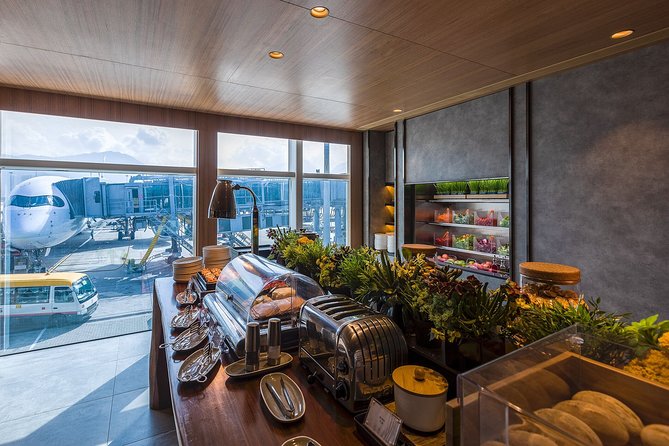 Hong Kong International Airport Plaza Premium Lounge Access - What your airport stopover looks like
