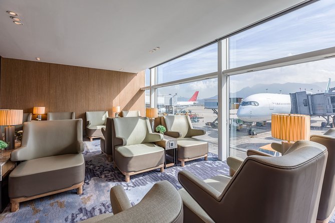 Hong Kong International Airport Plaza Premium Lounge Access - Picking arrivals or departures