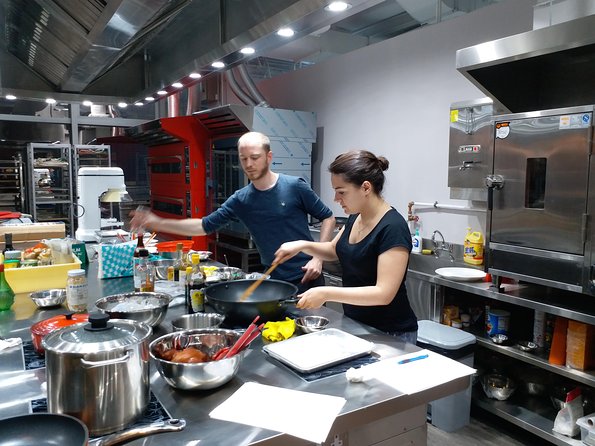 Hong Kong Market Walking Tour & Chinese Cooking Class - From shopping to a professional-style kitchen