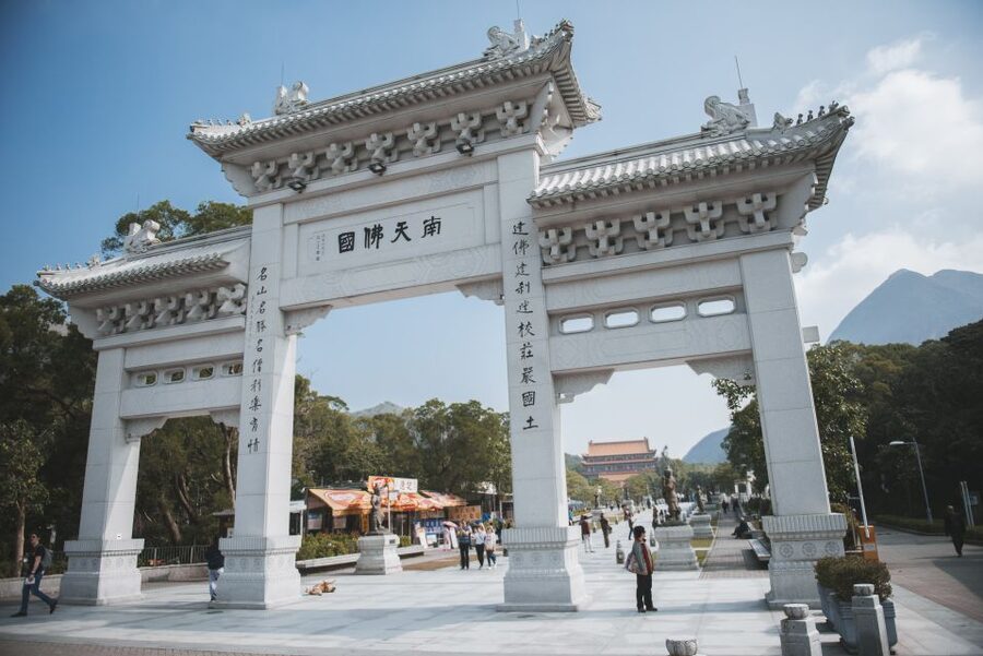 Hong Kong: Ngong Ping 360 Cable Car, Tai O & Big Buddha Tour - The Tai O boat ride and the chance of dolphins