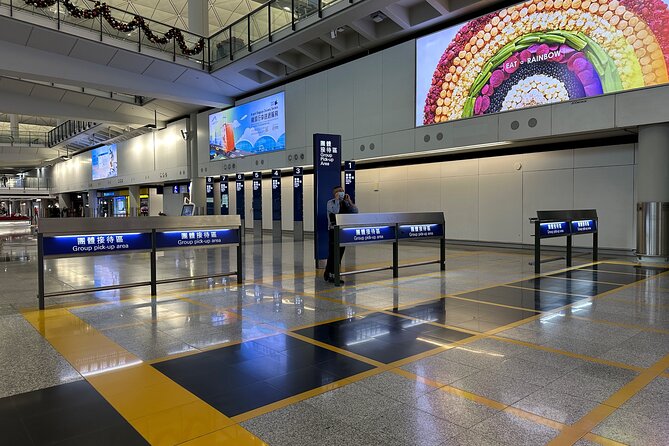 Hong Kong Private Arrival Transfer Driver Meet and Greet: Airport to Hotel - Leaving Hong Kong International Airport without the taxi line