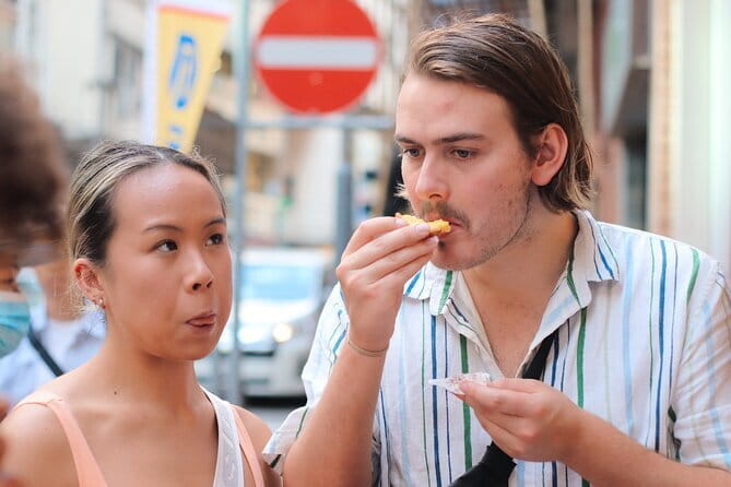 Hong Kong Street Food Tour with Locals - Dim Sum, Wonton & more - Egg tarts and herbal tea on Queen’s Road West