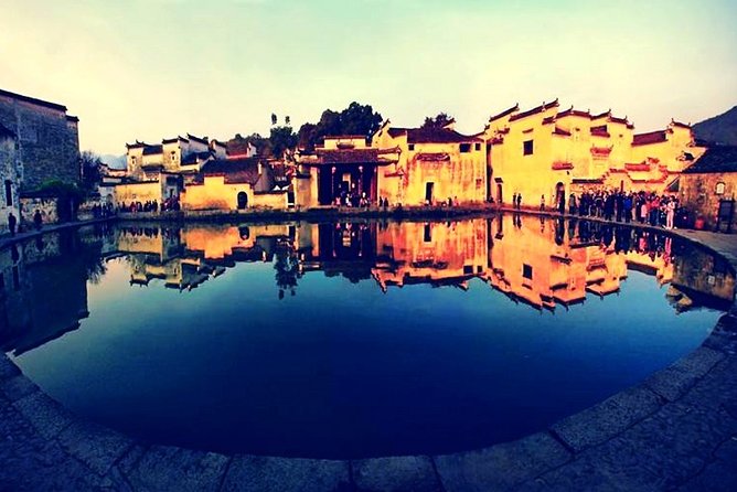 Hongcun Ancient Village Half-Day Private Tour from Huangshan - Markets, cafés, artists, and bamboo