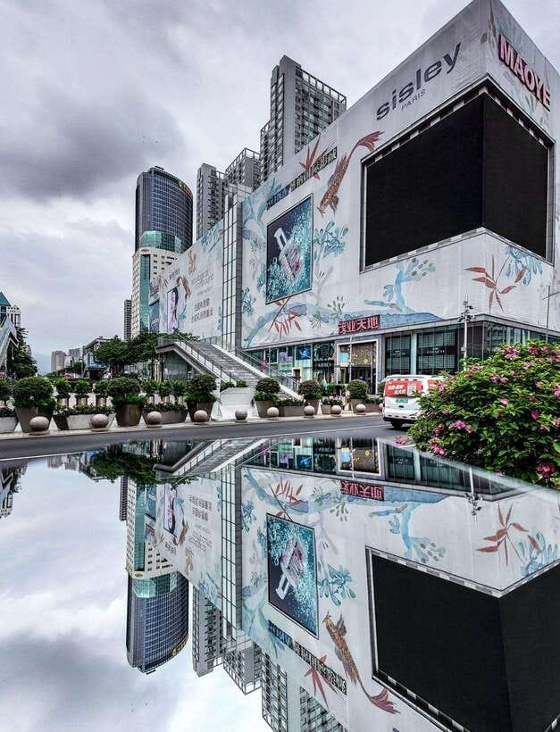 Huaqiangbei Insider Tour: Explore Shenzhen’s Tech Wonderland - How the small-group format changes the experience