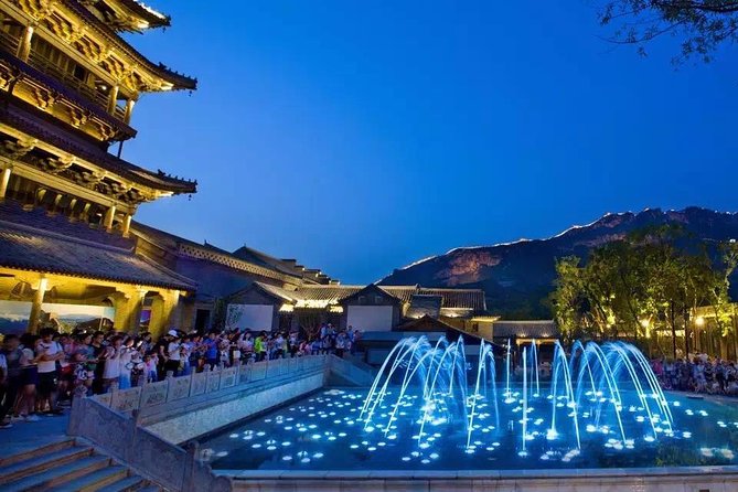 Jinshanling Private Tour with Night View of Simatai and Gubei Water Town from Beijing - Simatai by cable car at sunset