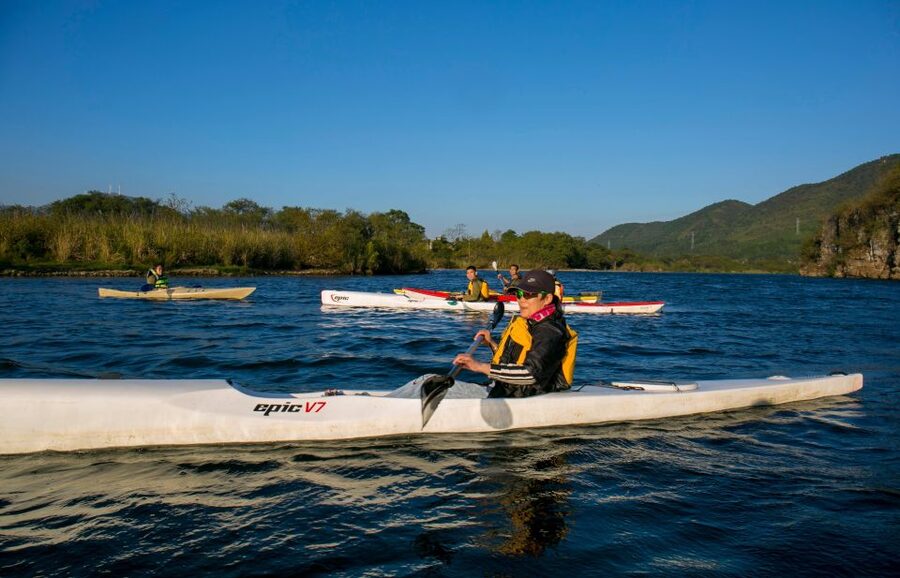 Kayaking tour with Local Guide( dry suit for winter) - Safety briefing, equipment, and the first strokes