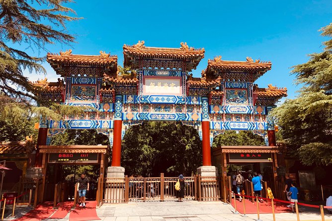 Lama Temple, Hutong and Silk & Pearl Market Private Day Tour - The Guides: A Major Part of the Value