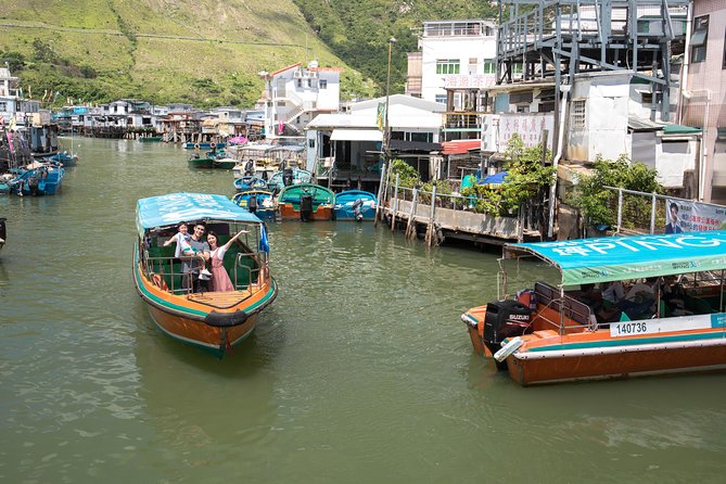 Lantau HK Guided Tour - Cable Car, Tai O, Big Buddha, Monastery - Getting to Tung Chung and collecting your tickets