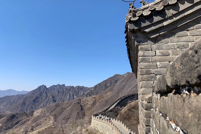 Layover Trip to Great Wall with English Driver in Beijing - Meeting the driver after your flight