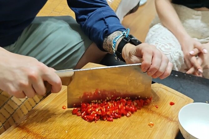 Learn cold noodle and wolf-teeth potato at local home - Eating the food you prepared