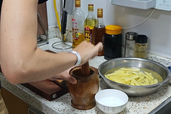 Learn cold noodle and wolf-teeth potato at local home - Making cold noodles from scratch