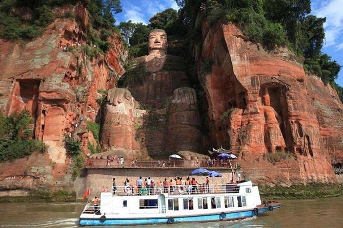 Leshan Giant Buddha and Huanglongxi Ancient Town Day Trip - Choosing the boat, the climb, or both