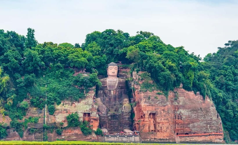Leshan Giant Buddha & Huanglongxi/Buddha Temple Day Trip - Meeting the Giant Buddha at the river junction