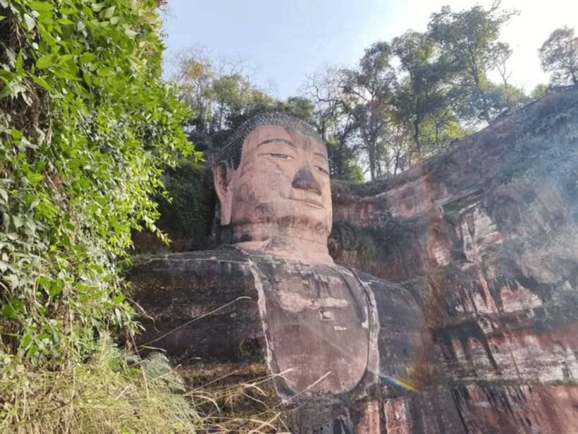 Leshan Giant Buddha Tour: Discover Ancient Stone Masterpiece - The service contact and language support