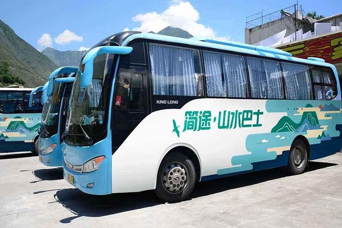 Li River Cruise with bamboo Rafting & Xianggong Hill Private Tour - Why this small-boat version of the Li River works