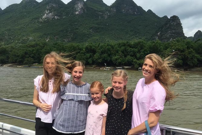 Li River cruise & Yangshuo countryside private day tour - What the boat ride is like