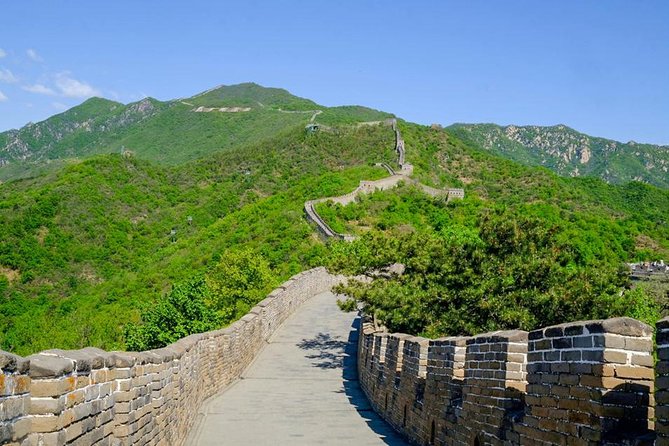 Licensed Private Taxi To MuTianYu Great Wall with Exclusive Gift - The Vehicle, Wi-Fi, and What Is Included