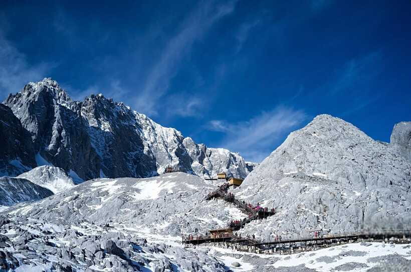 Lijiang: Jade Dragon Snow Mountain and Blue Moon Valley Tour - A guide can improve the day in small but useful ways