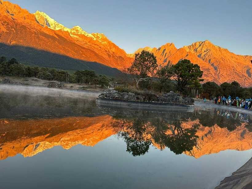 Lijiang: Jade Dragon Snow Mountain and Blue Moon Valley Tour - What to bring for the mountain