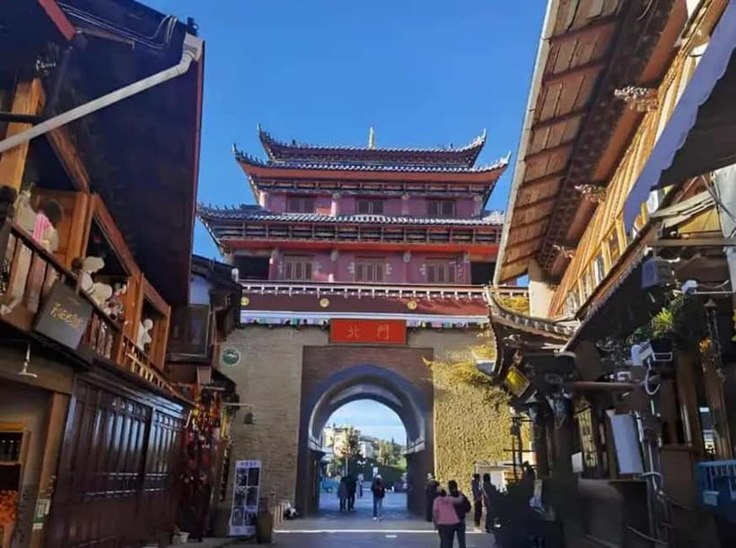 Lijiang to Shangri-La HuXiang Road Private Scenic Tour - Haba Snow Mountain and Baishui Terrace