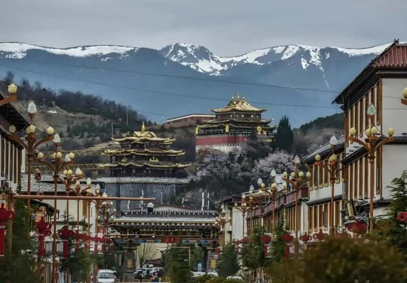 Lijiang to Shangri-La HuXiang Road Private Scenic Tour - Pudacuo National Park and the Napahai grassland