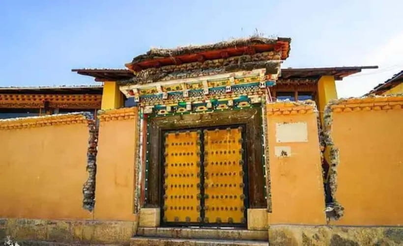 Lijiang to Shangri-La HuXiang Road Private Scenic Tour - Transport, guide quality, and pace