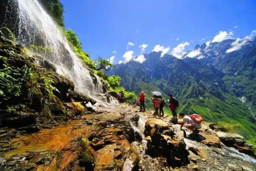 Lijiang to Shangri-La HuXiang Road Private Scenic Tour - Starting from Lijiang and reaching Tiger Leaping Gorge