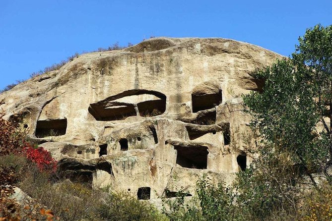 Longqing Gorge and Guyaju Caves Private Day Tour - Timing the trip around the seasons